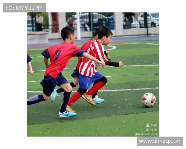 闪耀绿茵场的带灯足球明星们点亮梦想与激情的旅程